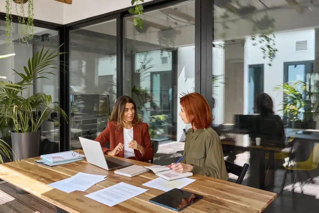 Public Liability Insurance vs Professional Indemnity Insurance: What's the Difference?